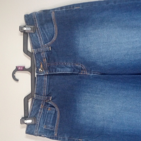 St John's Bay Women's Bermuda Shorts Size 12 - Picture 2 of 9